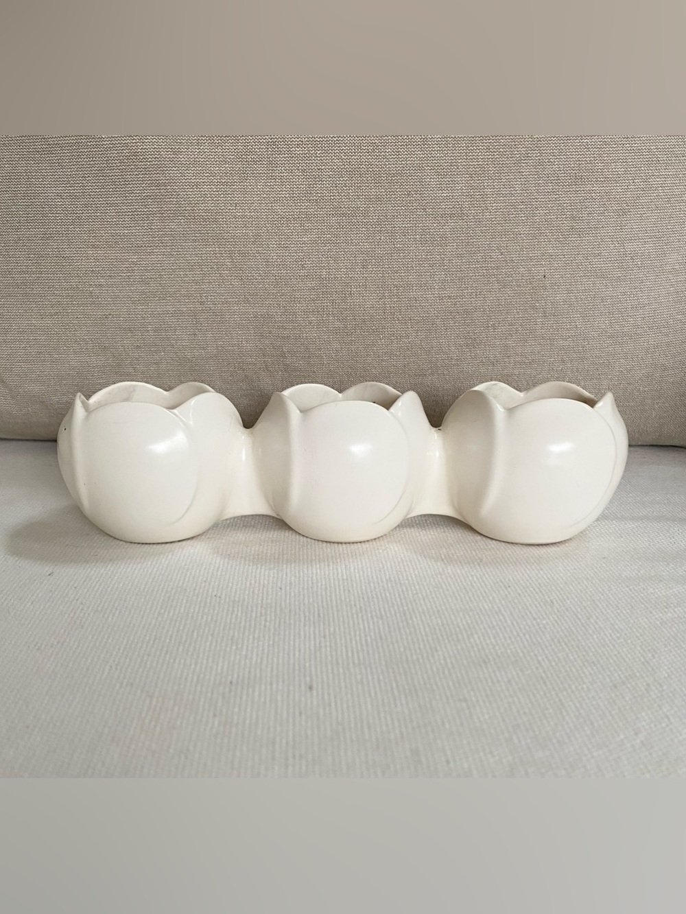 VTG Triple Tulip 3 Bud Scalloped Vase Planter Cream White Pottery MCM Marked USA